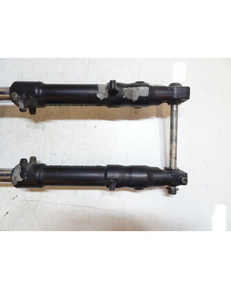 Yamaha YZF-R125, framgaffel