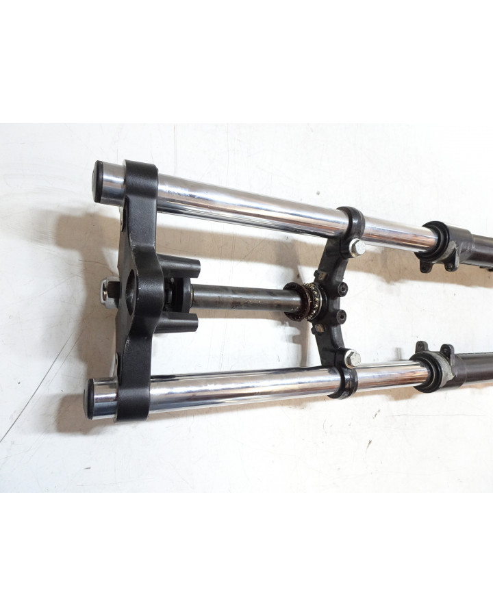 Yamaha YZF-R125, framgaffel