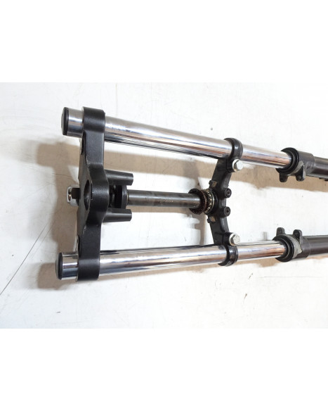 Yamaha YZF-R125, framgaffel