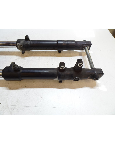 Yamaha YZF-R125, framgaffel