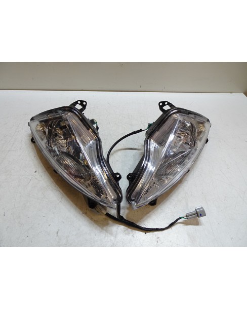 Peugeot Speedfight 3, framlykta höger+vänster
