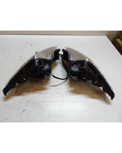 Peugeot Speedfight 3, framlykta höger+vänster 2