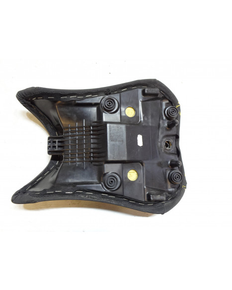 Yamaha YZF-R125, sadel