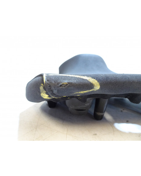 Yamaha YZF-R125, sadel