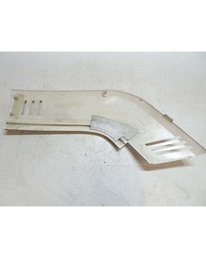 Suzuki CS 125, bakre sidokåpa vänster