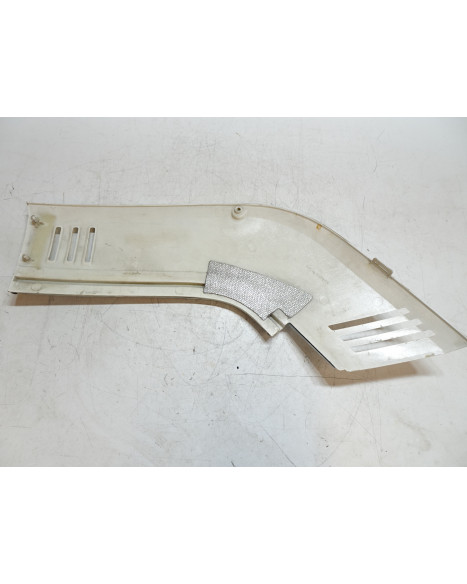 Suzuki CS 125, bakre sidokåpa vänster