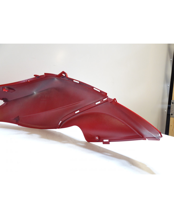 Piaggio Fly 50/125, bakre sidokåpa vänster