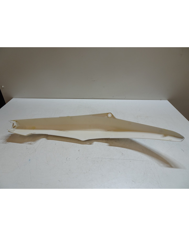 Piaggio NRG, bakre sidokåpa höger