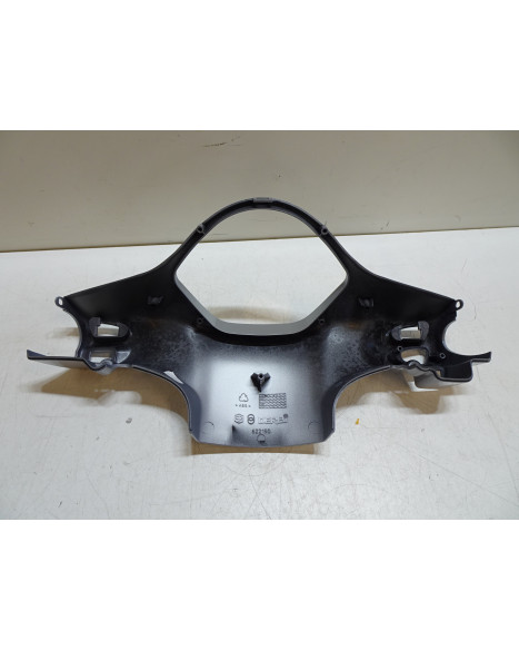 Vespa LX 50/125/150, bakre styrkåpa