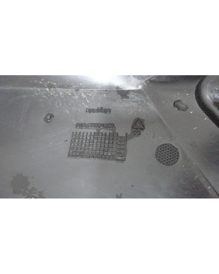 Derbi Senda, bakre sidokåpa vänster