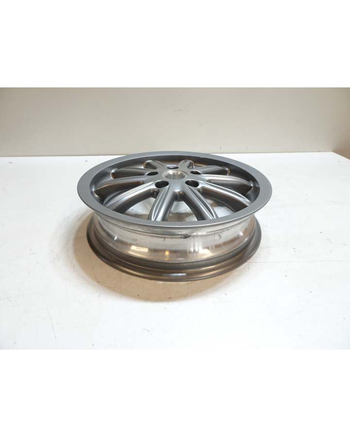 Piaggio MP3, framfälg