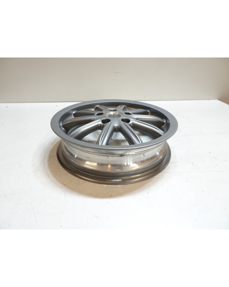 Piaggio MP3, framfälg