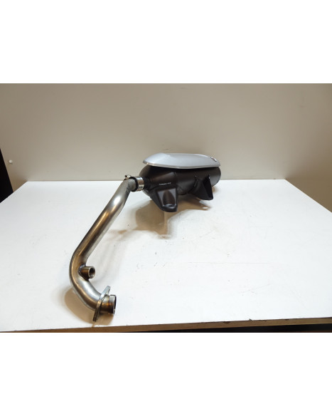 Piaggio X7 250, avgassystem