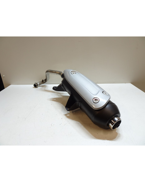 Piaggio X7 250, avgassystem