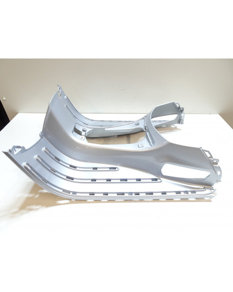 Vespa GT 200, fotplatta