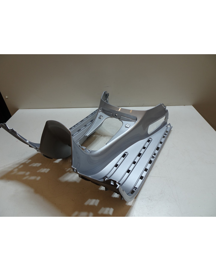 Vespa GT 200, fotplatta