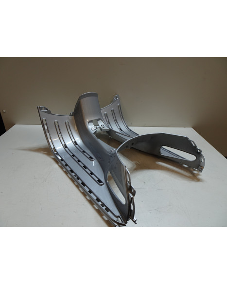 Vespa GT 200, fotplatta