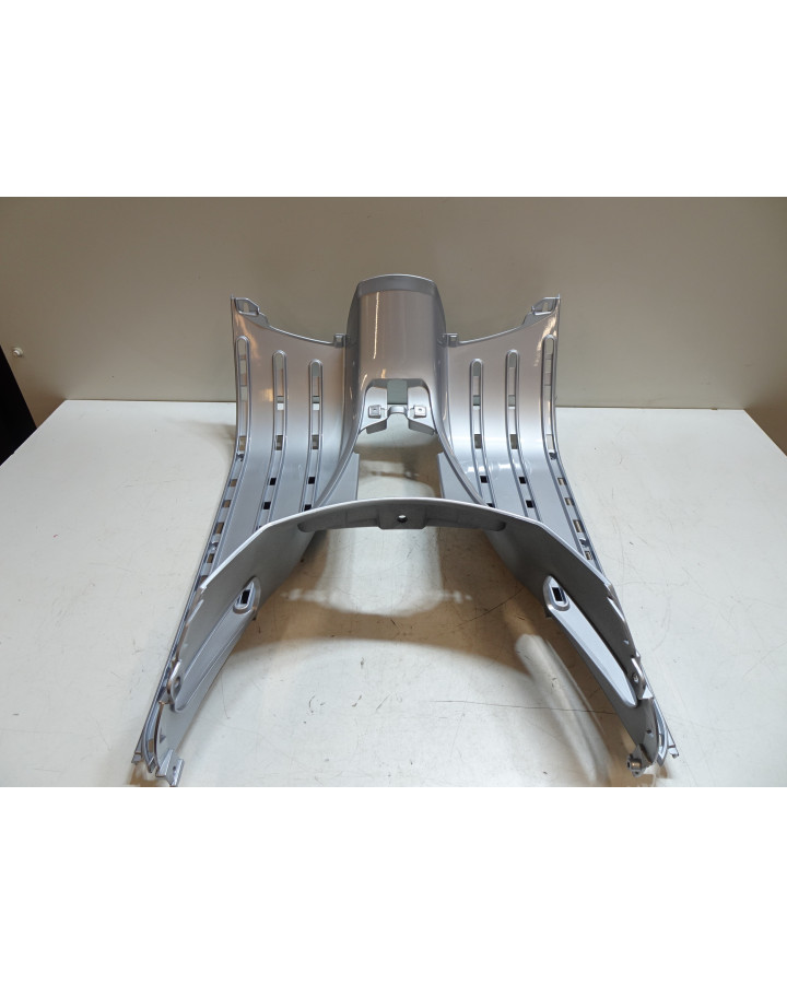 Vespa GT 200, fotplatta