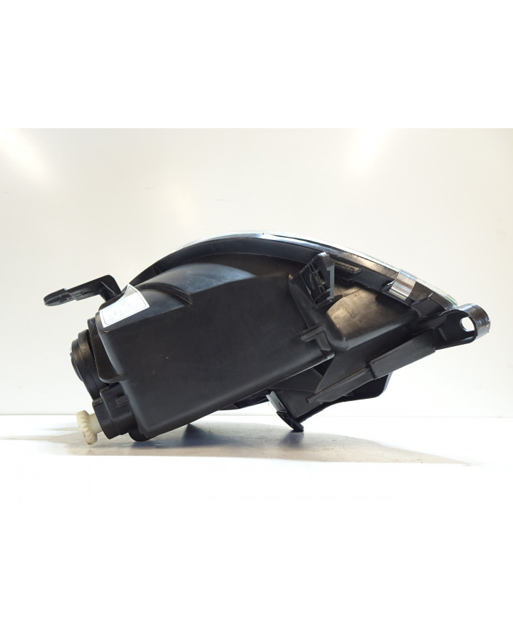 Ligier JS32, framlykta vänster