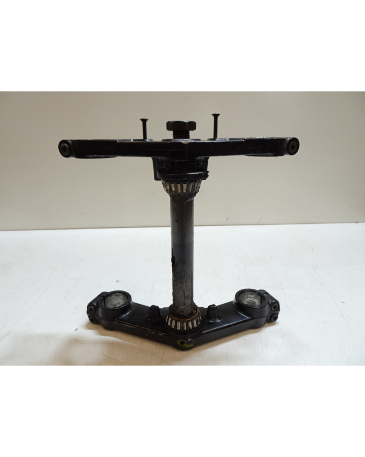 Kawasaki GPZ 750R, styrkrona