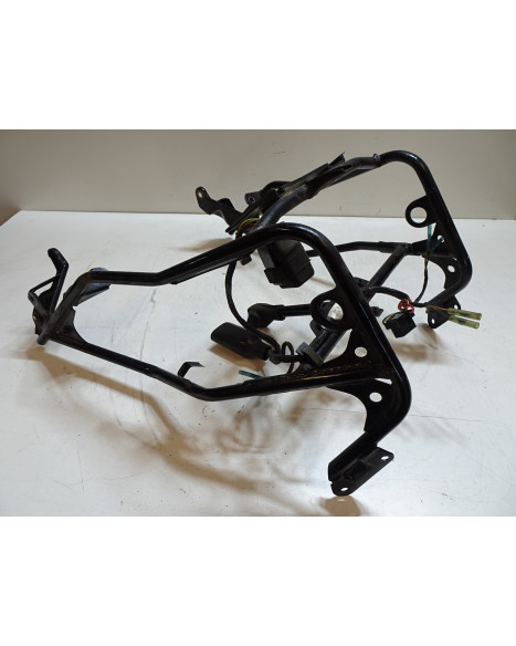 Kawasaki GPZ 750R, främre ram/lykthållare