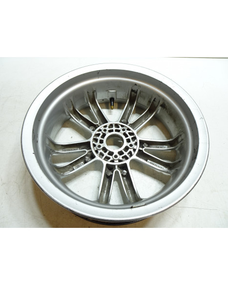 Piaggio MP3 500, bakfälg