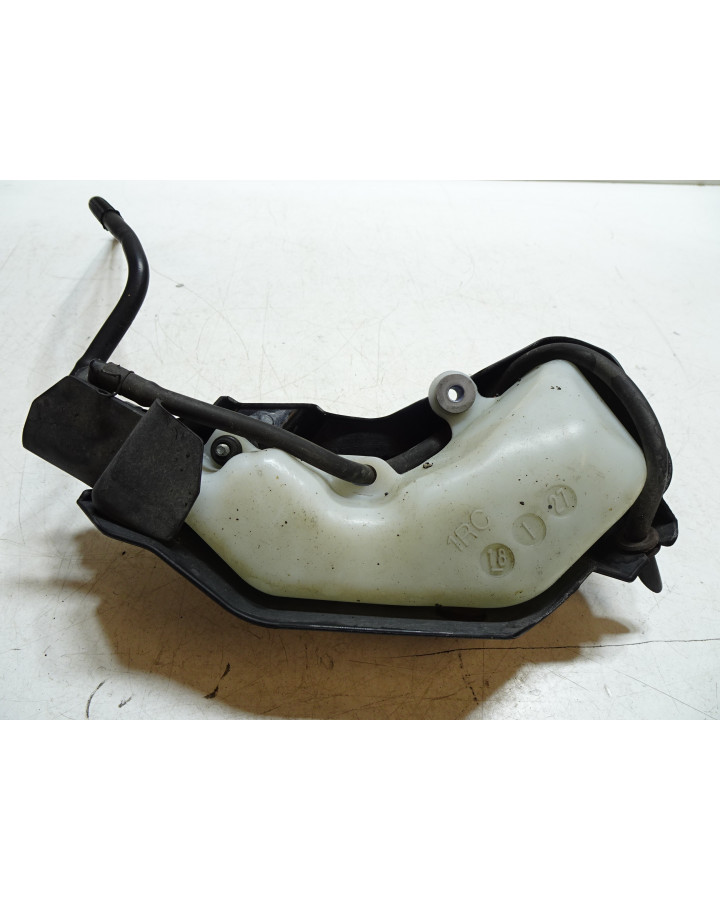 Yamaha XSR900, expansionskärl