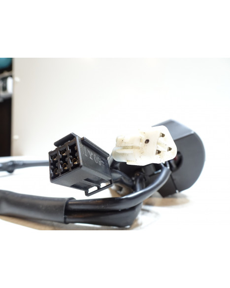 Yamaha Tenere 700, omkopplare höger