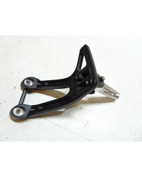 Yamaha Tenere 700, passagerarfotpinne höger komplett