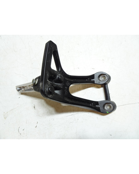 Yamaha Tenere 700, passagerarfotpinne vänster komplett 2