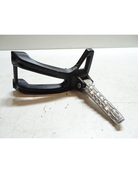 Yamaha Tenere 700, passagerarfotpinne vänster komplett