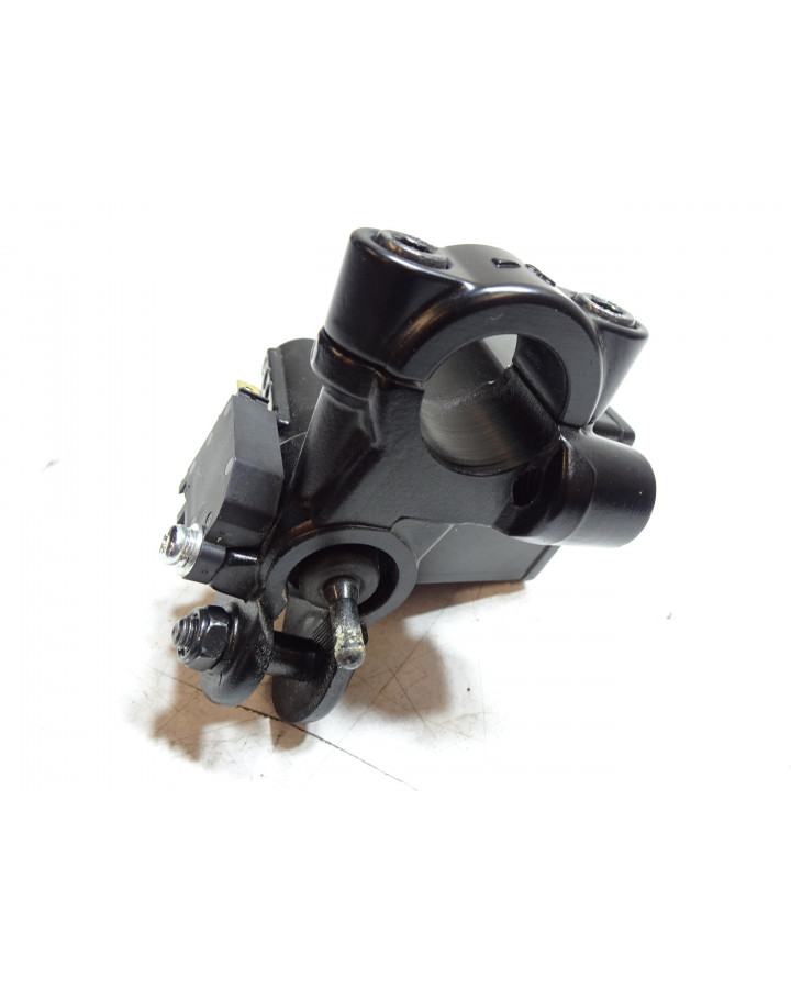 Yamaha Tenere 700, bromscylinder fram