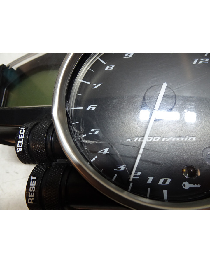 Yamaha R1, hastighetsmätare