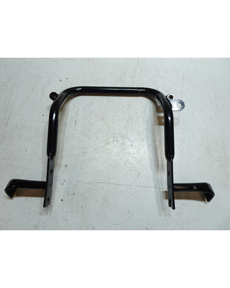 Adly, främre stötfångare