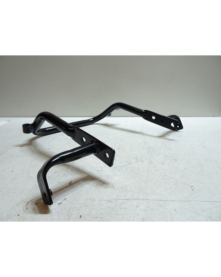 Adly, främre stötfångare