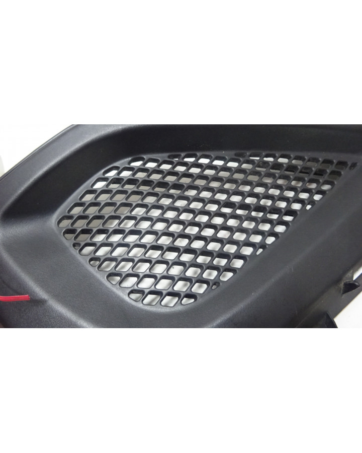 Kymco Super 8, kylargaller höger