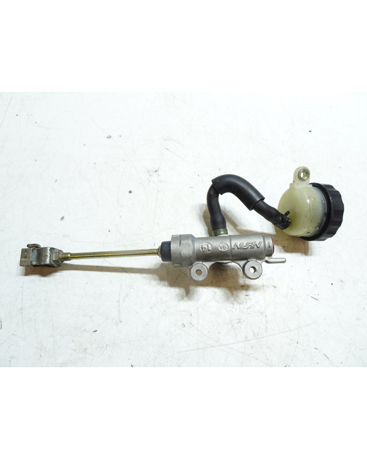 Honda XRV750 Africa Twin, bromscylinder bak