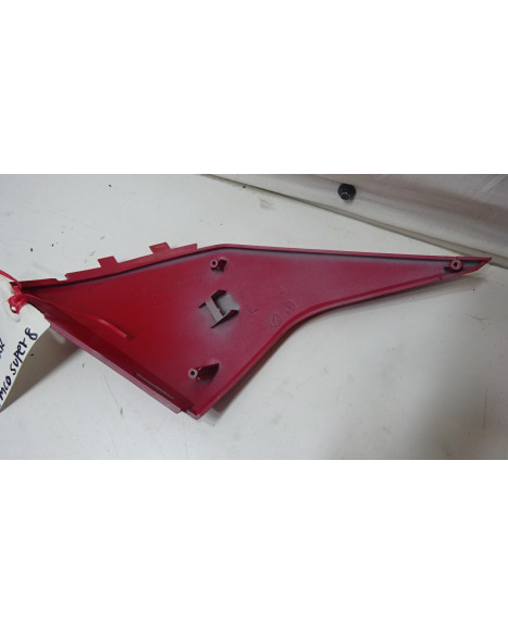 Kymco Super 8, sidokåpa bak höger