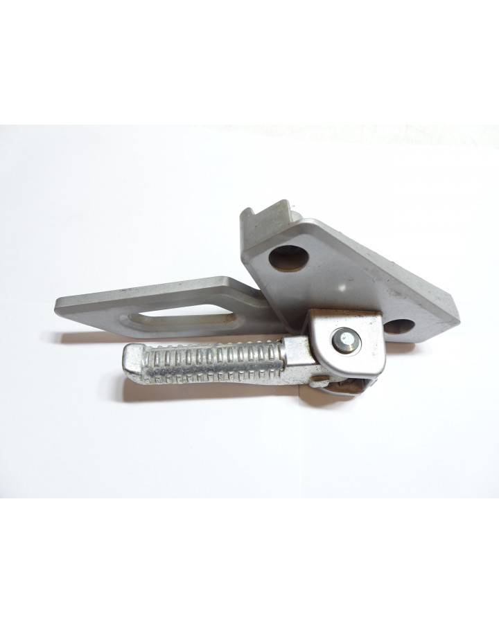 Peugeot Speedfight 3/4, passagerarfotpinne...