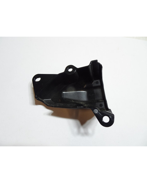 Yamaha Tracer 900, plastdetalj kontakt