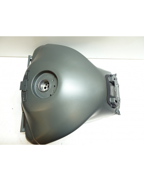 Yamaha Tracer 900, bränsletank