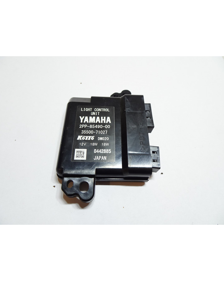 Yamaha Tracer 900, kontrollbox strålkastare