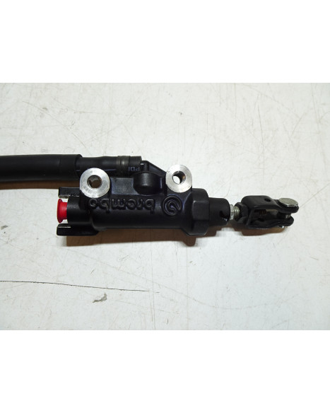 Yamaha Tracer 900, bromscylinder bak