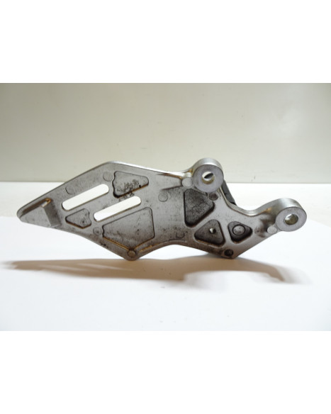 Yamaha Tracer 900, fotpinne vänster komplett