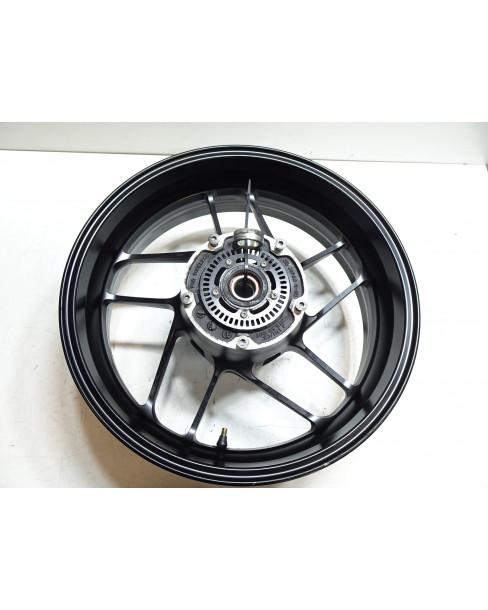 Yamaha Tracer 900, bakfälg