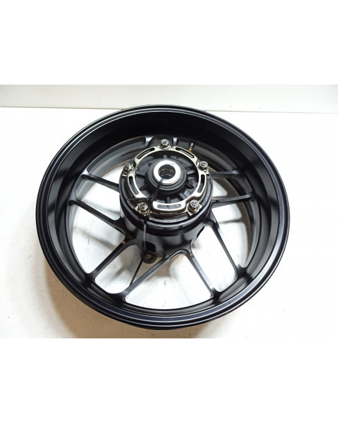 Yamaha Tracer 900, bakfälg 2