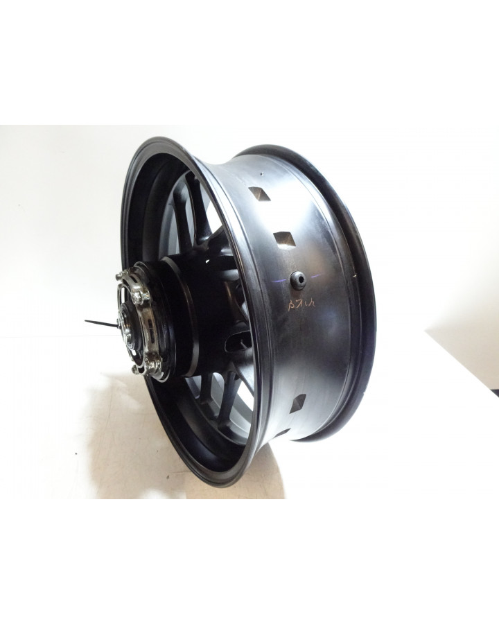 Yamaha Tracer 900, bakfälg