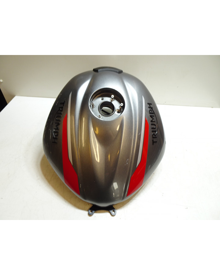 Triumph Street Triple, bränsletank