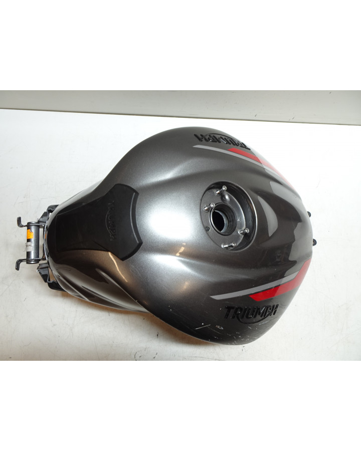 Triumph Street Triple, bränsletank