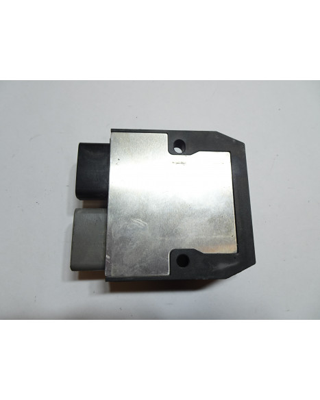 Triumph Street Triple, voltregulator